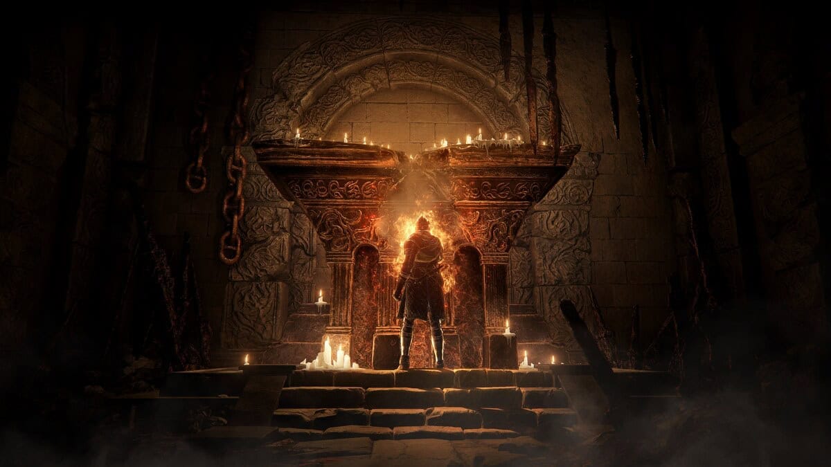 Elden Ring Shadow of the Erdtree preview: dark figure stands before a glowing altar.