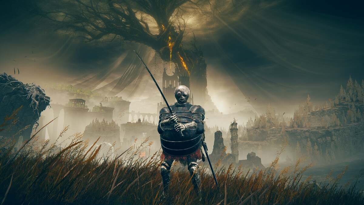 Shadow of the Erdtree recommended level: A player standing at the entry point to the Land of Darkness.